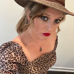 Meet your Posher, Maegan